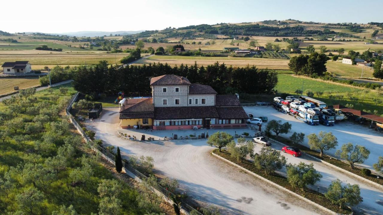Agriturismo La Vecchia Cascina Di Paolo & Belinda Villa Пиетрелчина Екстериор снимка