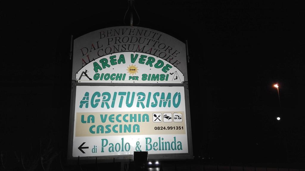 Agriturismo La Vecchia Cascina Di Paolo & Belinda Villa Пиетрелчина Екстериор снимка