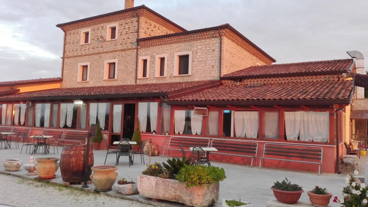 Agriturismo La Vecchia Cascina Di Paolo & Belinda Villa Пиетрелчина Екстериор снимка