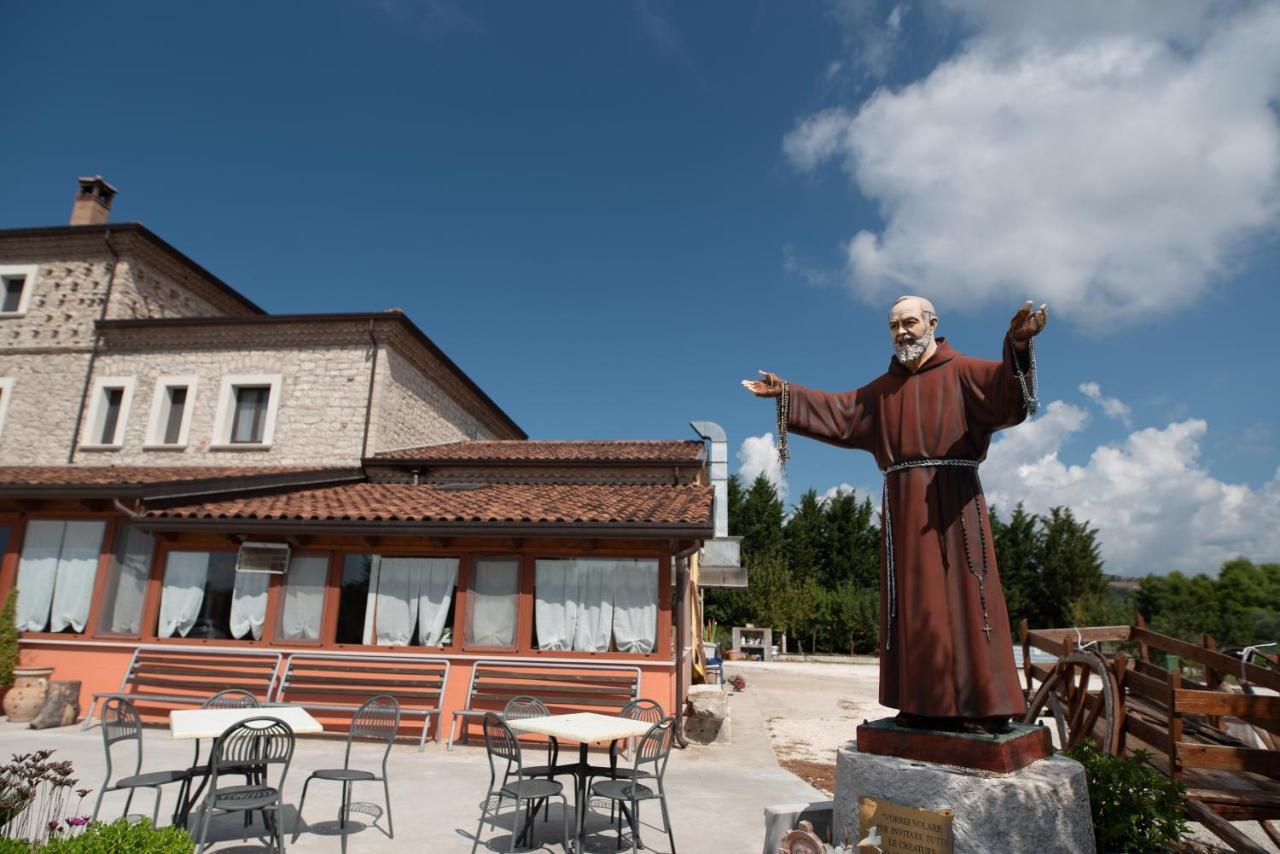 Agriturismo La Vecchia Cascina Di Paolo & Belinda Villa Пиетрелчина Екстериор снимка
