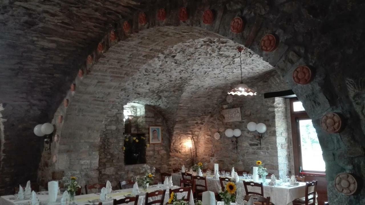 Agriturismo La Vecchia Cascina Di Paolo & Belinda Villa Пиетрелчина Екстериор снимка
